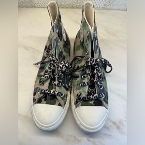 Converse Women’s Chuck Taylor All Star High “Camo”